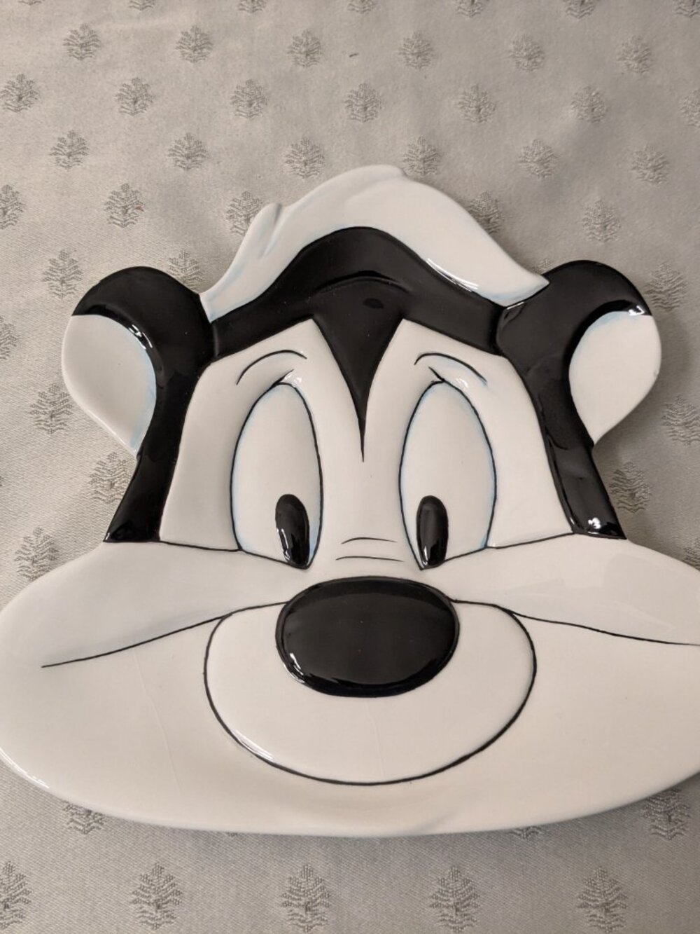 Vintage 1994 Pepe le Pew Ceramic 3-D Plate - Picture 5 of 7